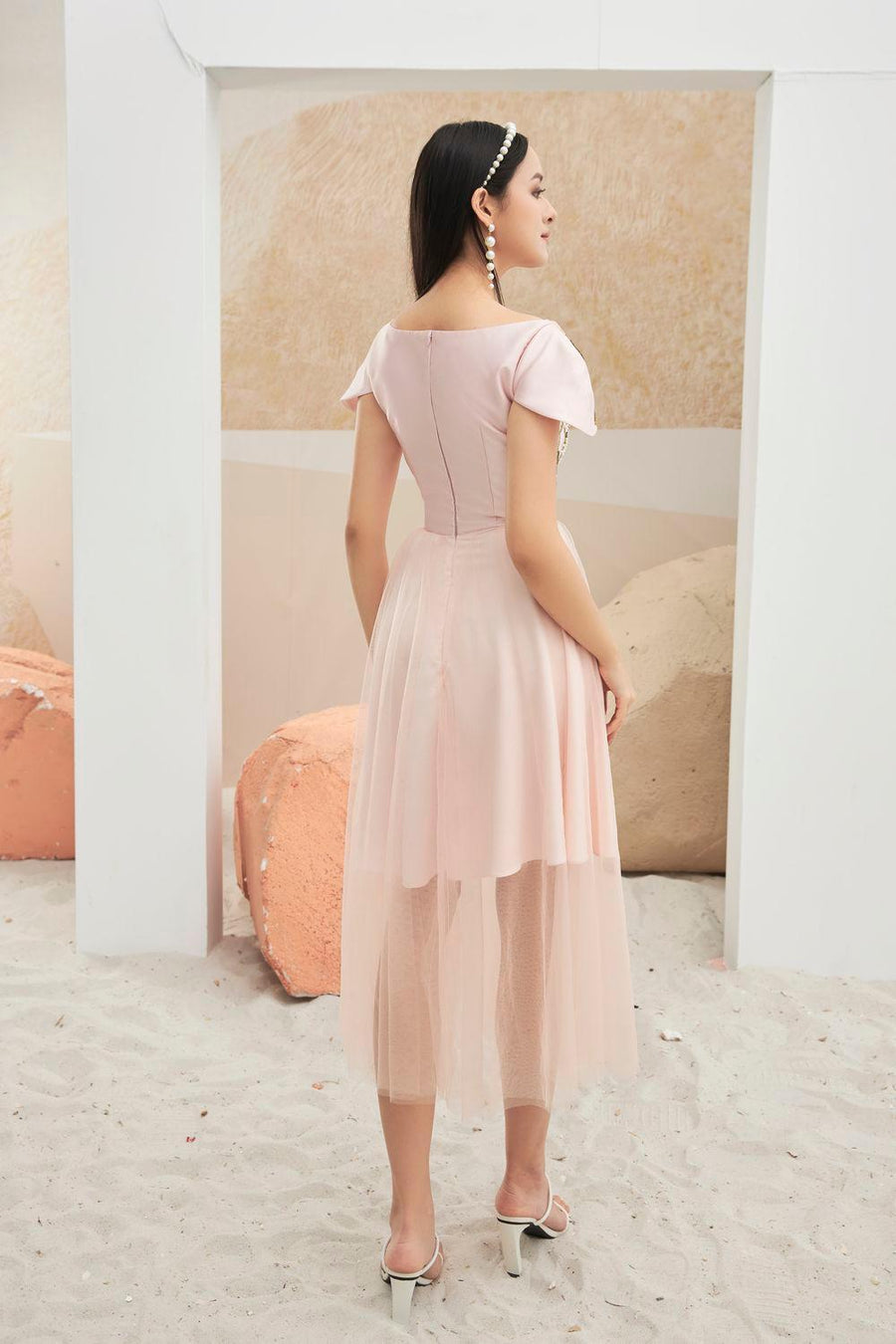 Limbat Fit and Flare V-Neck Taffeta Midi Dress 21