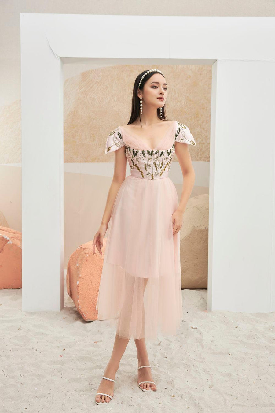 Limbat Fit and Flare V-Neck Taffeta Midi Dress 22