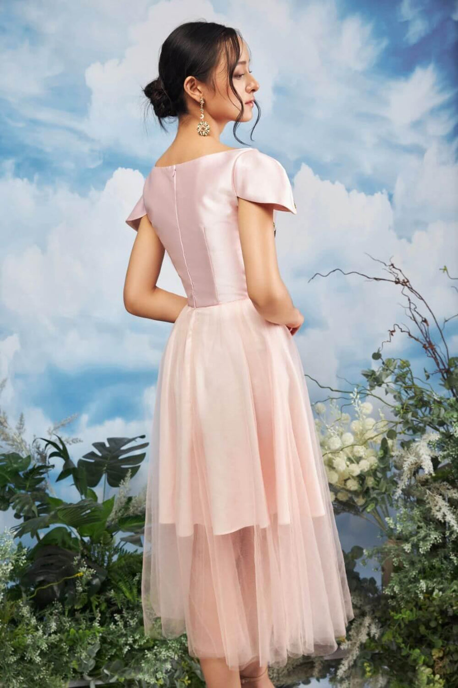 Limbat Fit and Flare V-Neck Taffeta Midi Dress 4
