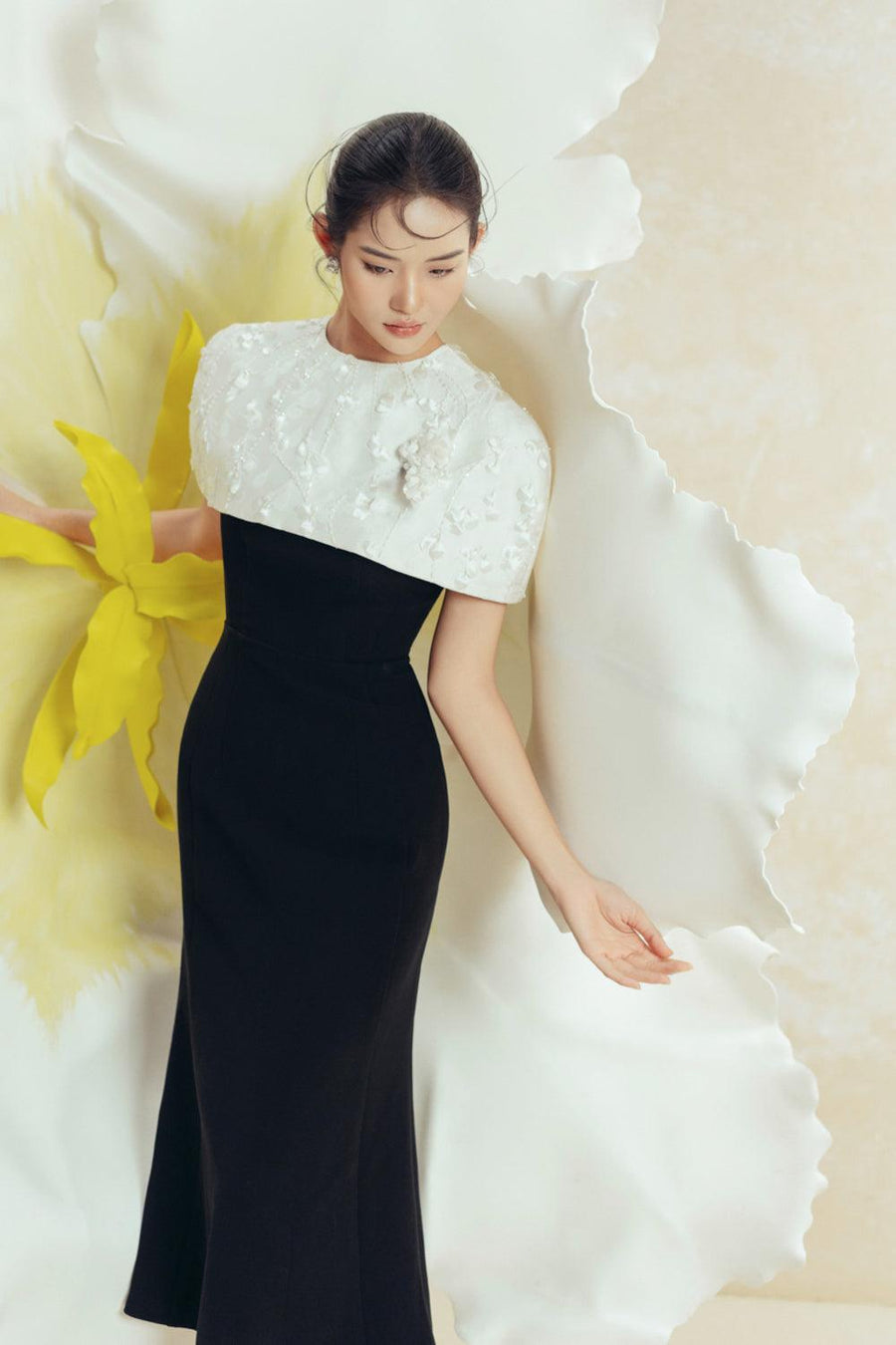 Lisa Trumpet Cape Shoulder Polycotton Midi Dress Midi Dress IVY moda