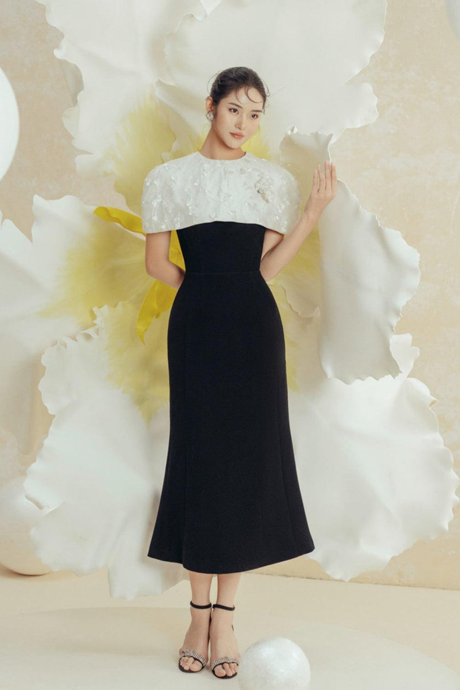 Lisa Trumpet Cape Shoulder Polycotton Midi Dress Midi Dress IVY moda
