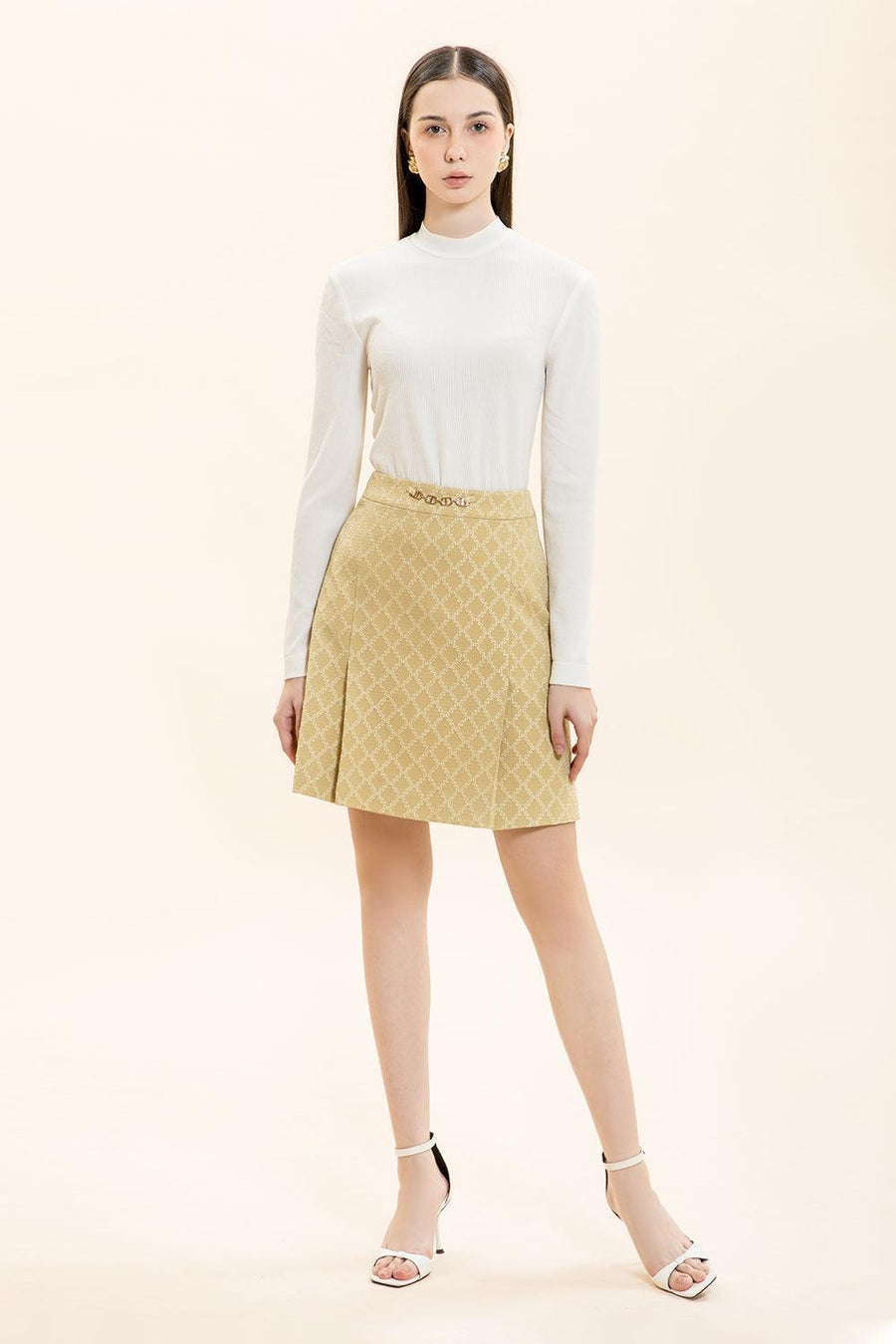 Hazel Straight Long Sleeved Knitted Fabric Top 1