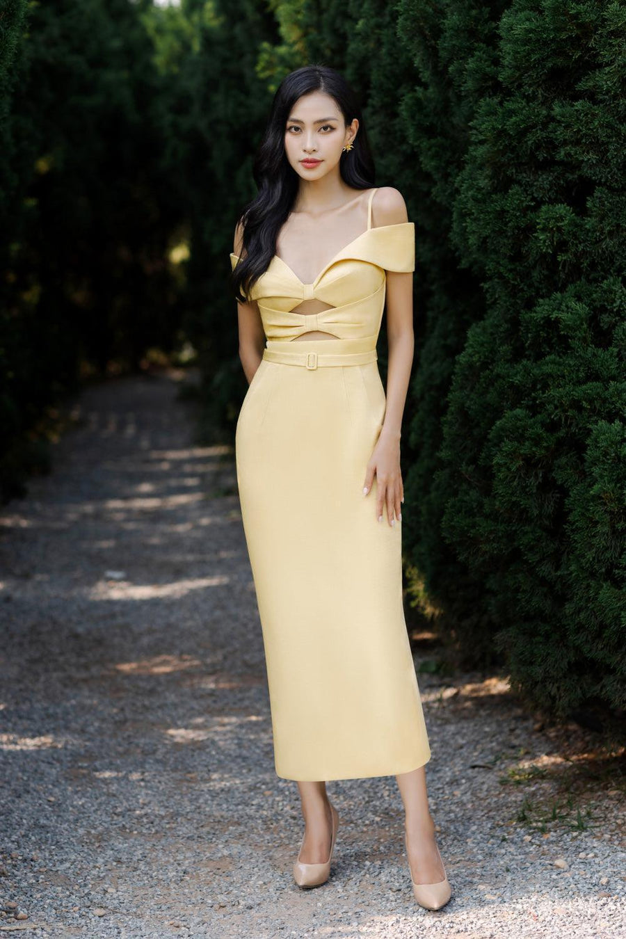 Madalena Pegged Cold Shoulder Sleeved Polyester Silk Midi Dress 13