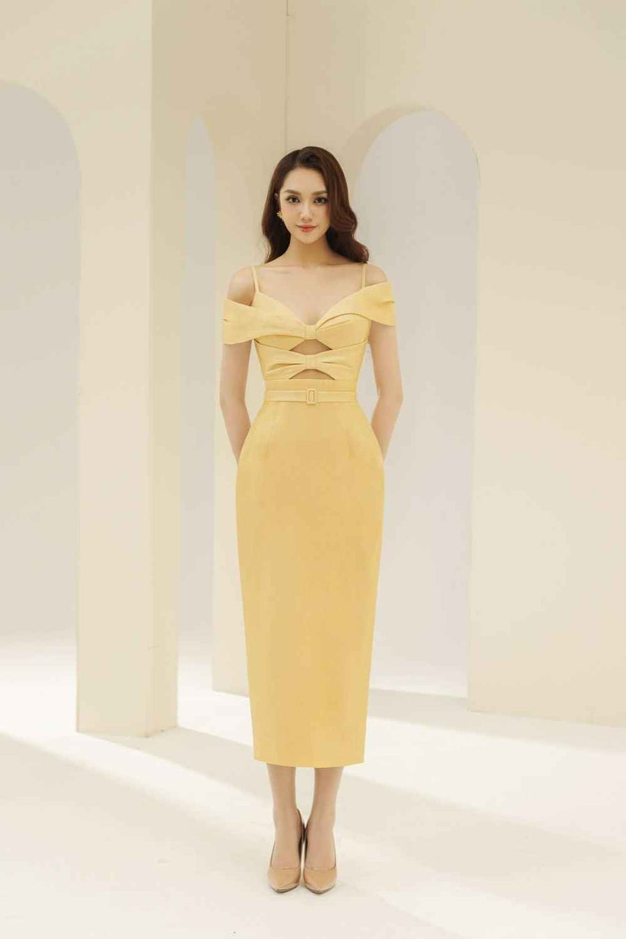 Madalena Pegged Cold Shoulder Sleeved Polyester Silk Midi Dress
