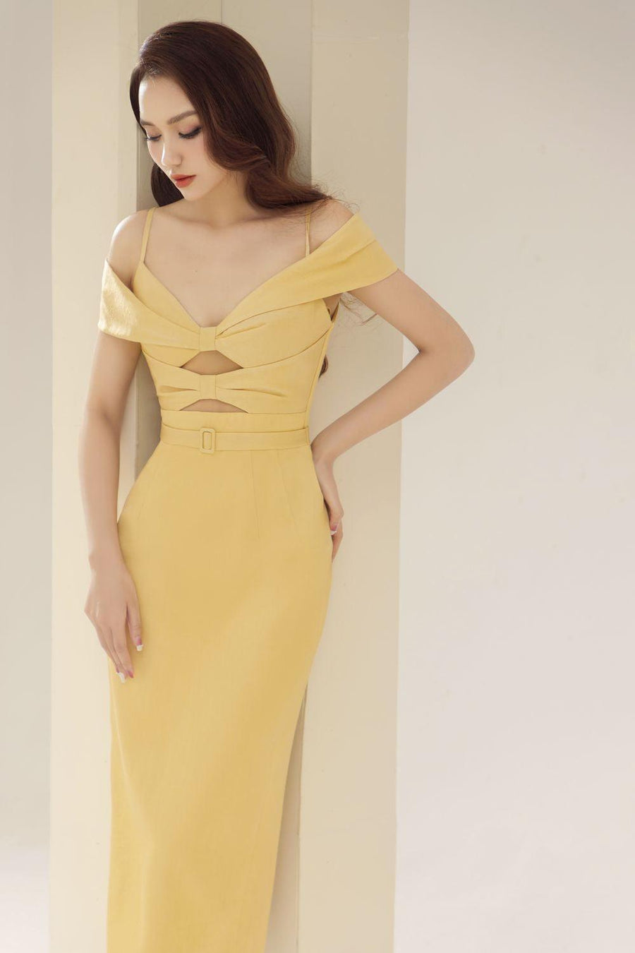 Madalena Pegged Cold Shoulder Sleeved Polyester Silk Midi Dress 4