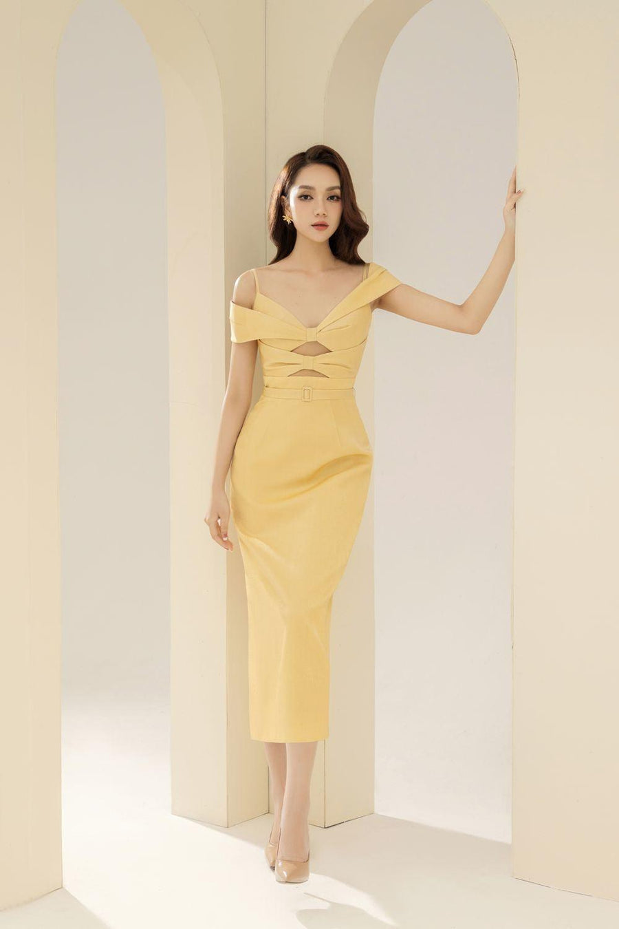 Madalena Pegged Cold Shoulder Sleeved Polyester Silk Midi Dress 8