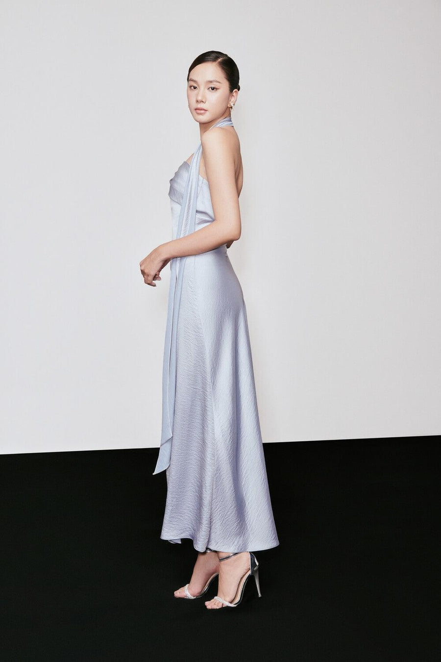Marina A-line Halter Neck Silk Maxi Dress Maxi Dress Larmes