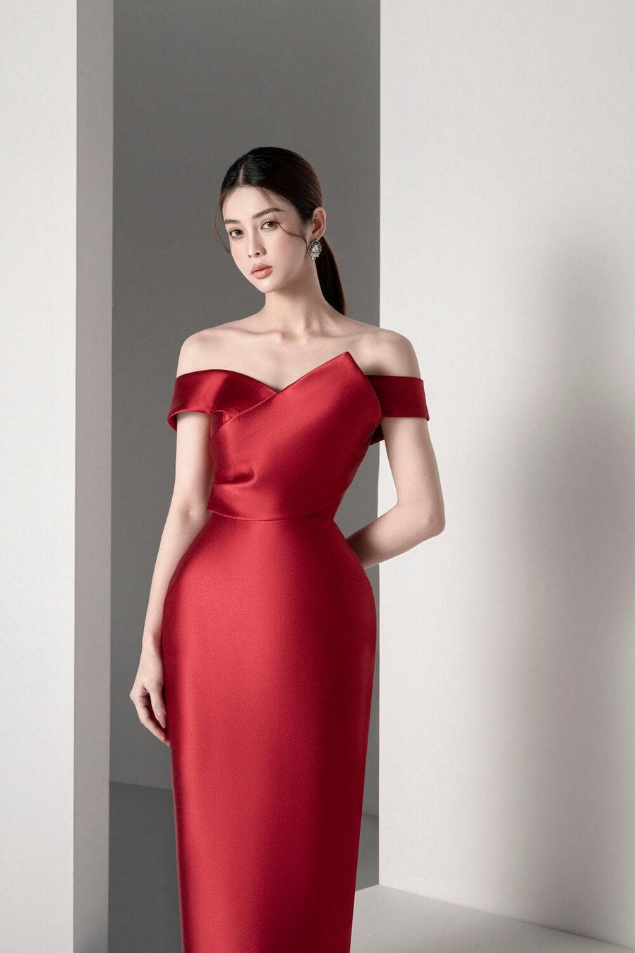 Mina Pegged Off-Shoulder Trerena Taffeta Midi Dress Burgundy Midi Dress Delicate