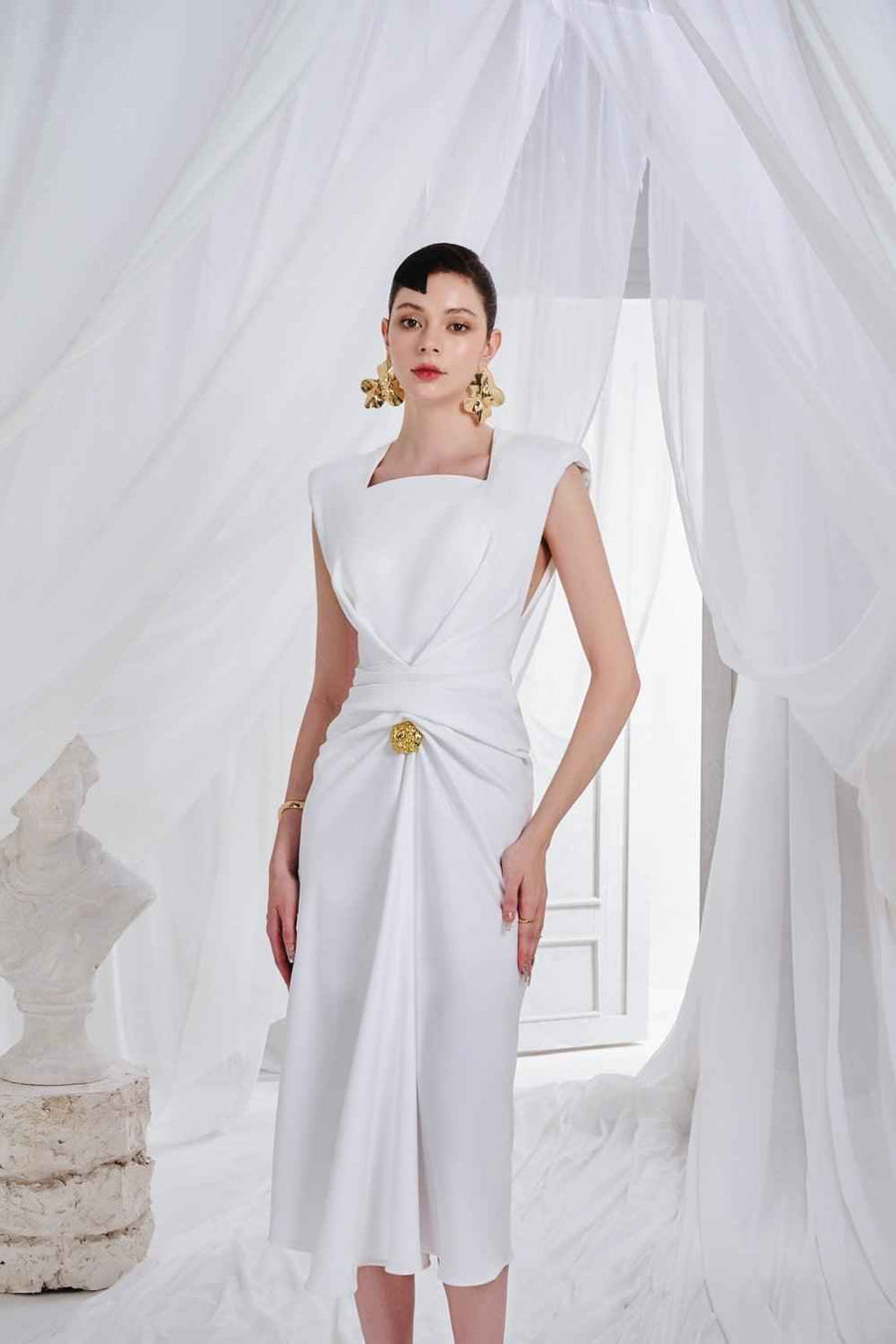 Moreno Sheath Queen Anne Neck Synthetic Midi Dress