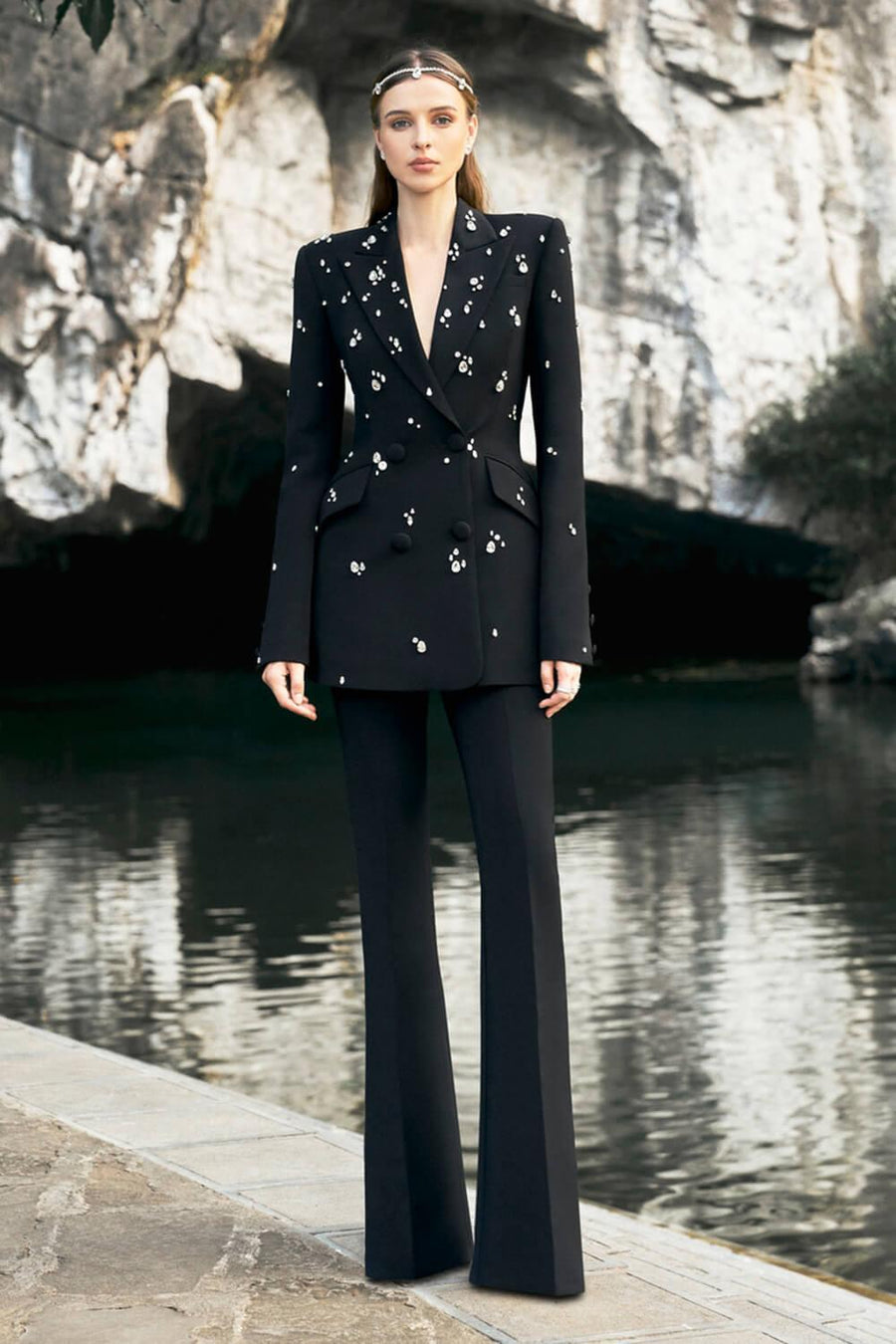 Pathfind Structured V-Neck Velvet Blazer Blazer TRACY STUDIO