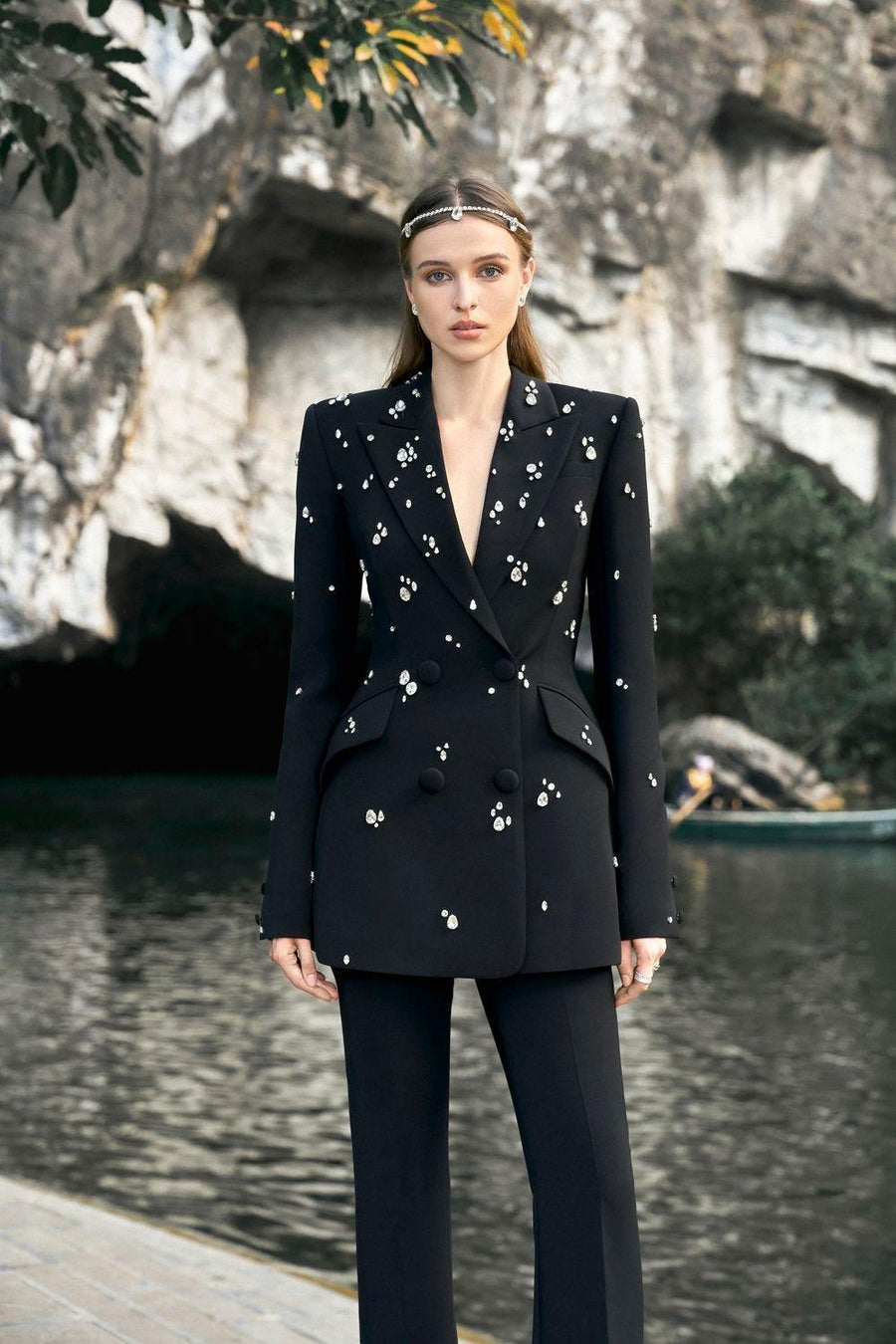 Pathfind Structured V-Neck Velvet Blazer Blazer TRACY STUDIO