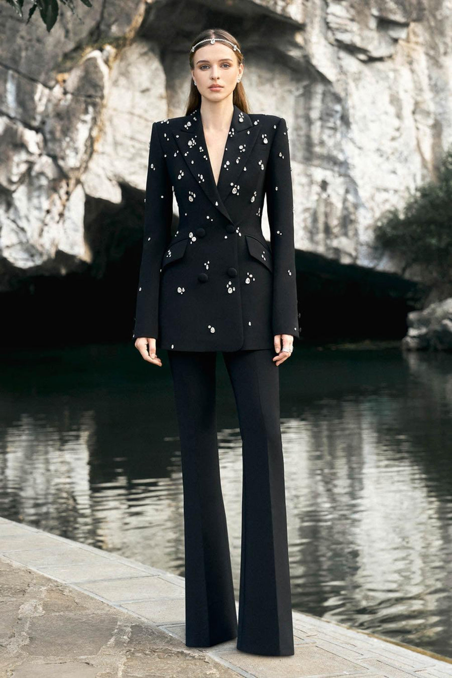 Pathfind Structured V-Neck Velvet Blazer Blazer TRACY STUDIO
