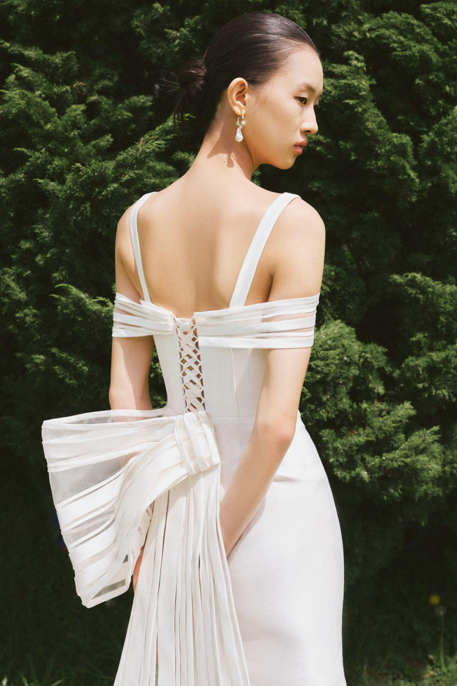 Rattan Trumpet Cold Shoulder Sleeved Silk Floor Length Dress 2