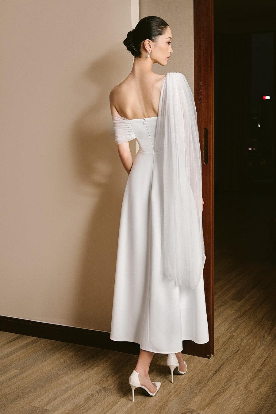 Robe A-line Asymmetric Sleeved Scuba Crepe Midi Dress Midi Dress Larmes