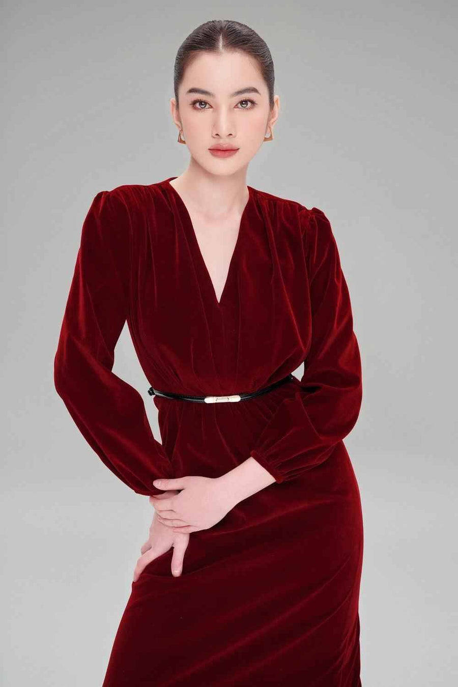 Teagan Straight V-Neck Velvet Midi Dress