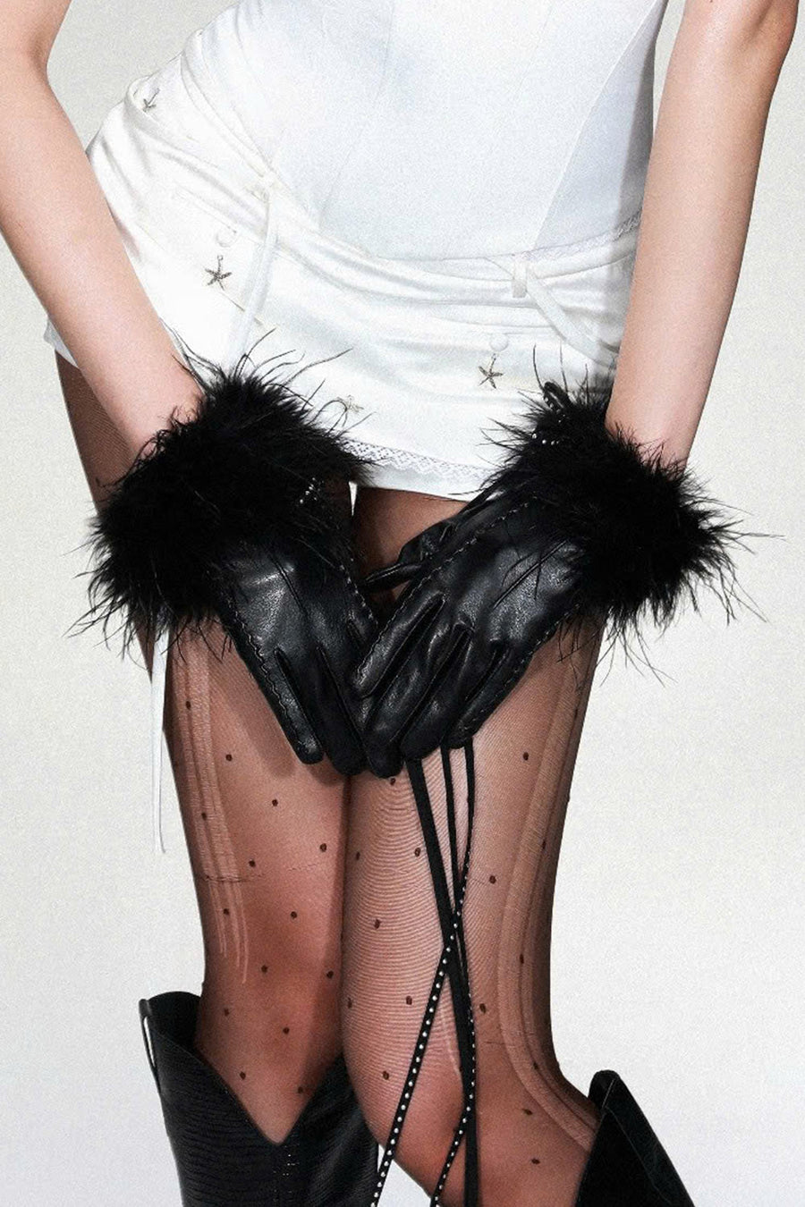 Aya Fringed Leather Gloves 14